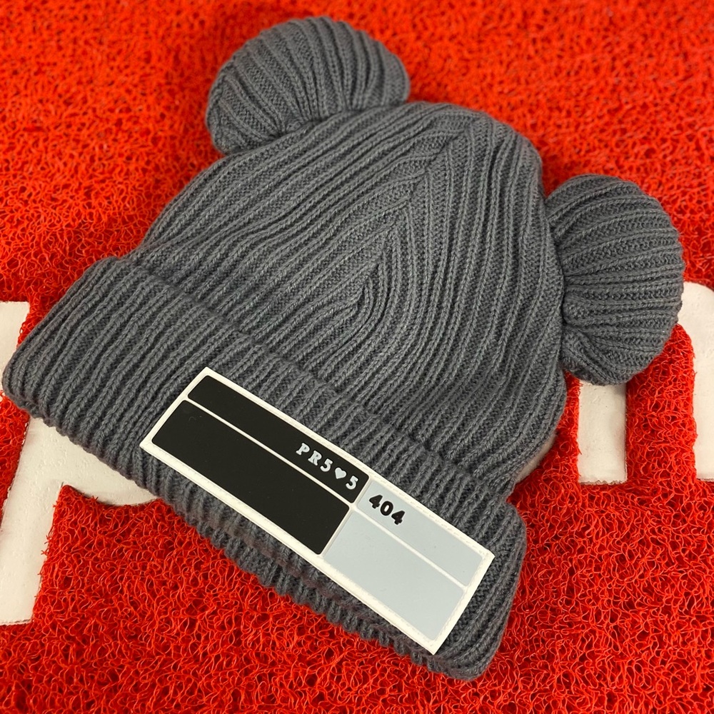 Jose Wong Pinky Beanie (Grey)